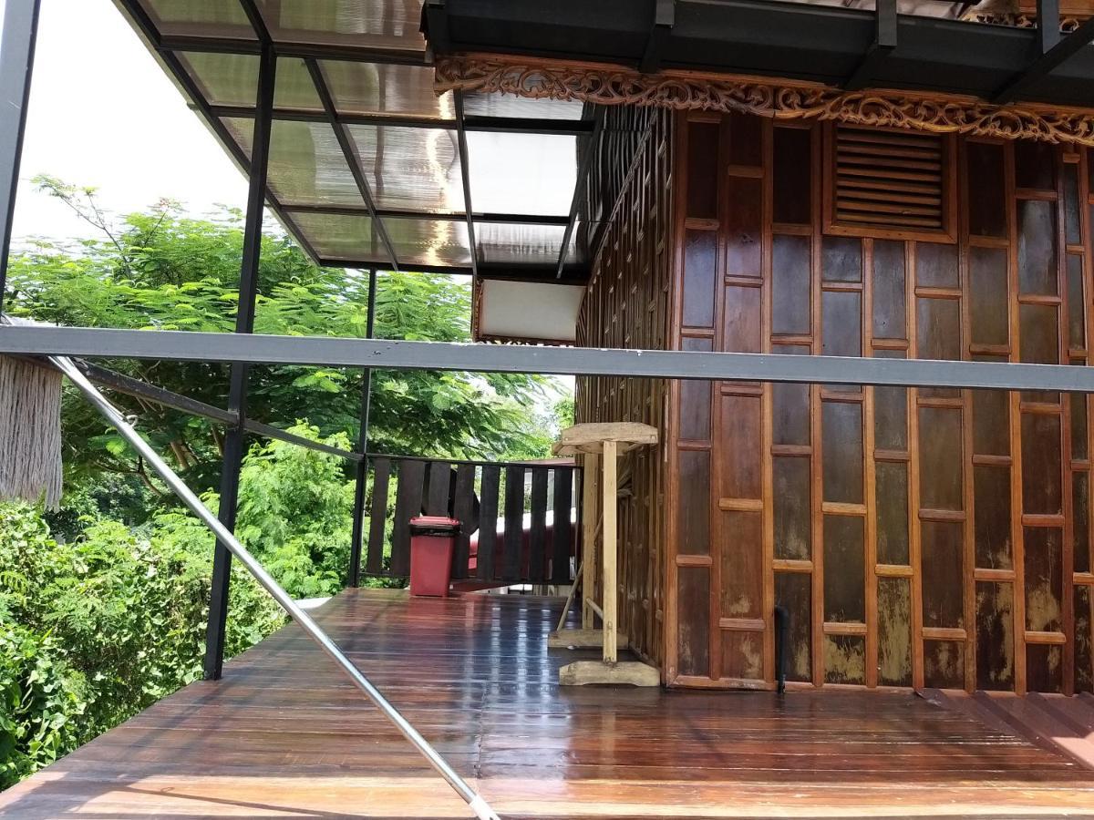 บ้านทะเลอิ่มเอม Bann Talay Im Eimm Ban Phe Luaran gambar